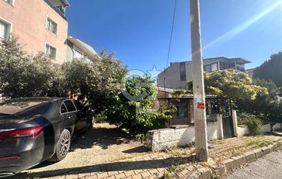 Bornova İnönü Mahallesi’nde Otoparklı, Bahçeli ve Güneş Alan Müstakil Ev