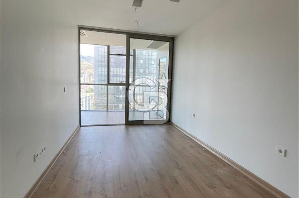 Karşıyaka Örnekköyde Kiralık Lüks 3+1 Rezidans Daire
