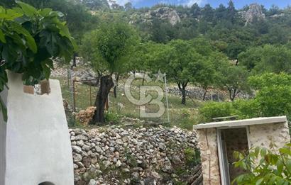 MERSİN KARAKAYA'DA DOĞAYLA İÇ İÇE MÜSTAKİL EVLİ YAYLALIK ARSA