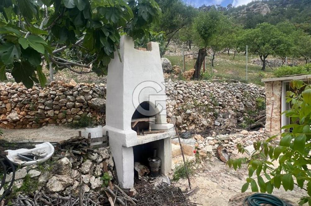 MERSİN KARAKAYA'DA DOĞAYLA İÇ İÇE MÜSTAKİL EVLİ YAYLALIK ARSA