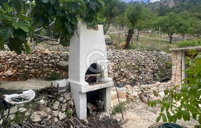 MERSİN KARAKAYA'DA DOĞAYLA İÇ İÇE MÜSTAKİL EVLİ YAYLALIK ARSA
