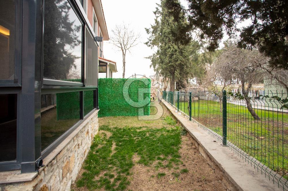 Foça Kazım Dirik Mah. Merkezi Konumda Satılık 3+1 Dubleks