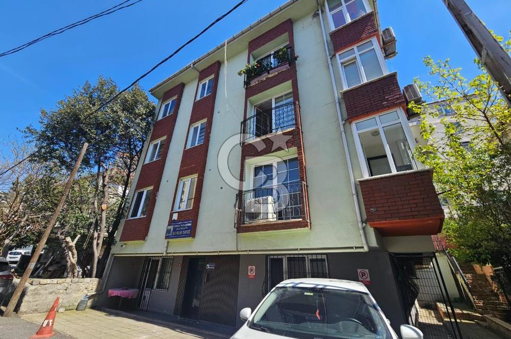 Ünalan Mahallesinde Metroya Komşu Satılık 5+2 Dubleks Daire