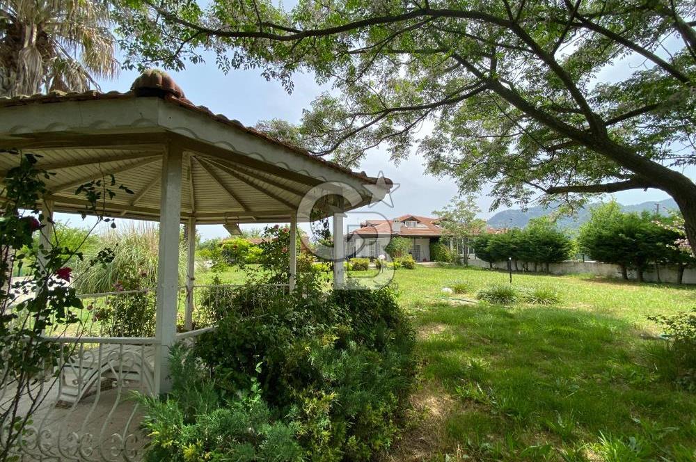 DALYAN 'DA MÜSTAKİL HAVUZLU, 4500 M2 BAHÇELİ SATILIK VİLLA