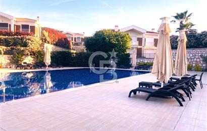 Güzelbahçe Çamlı Dört Mevsim Konakları Havuzlu 4+1 Kiralık Villa