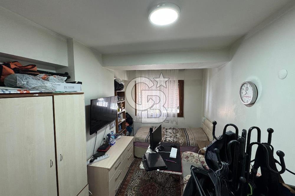 MERKEZİ LOKASYONDA KARŞIYAKA İLÇE EMNİYET KARŞISI SATILIK 2+1