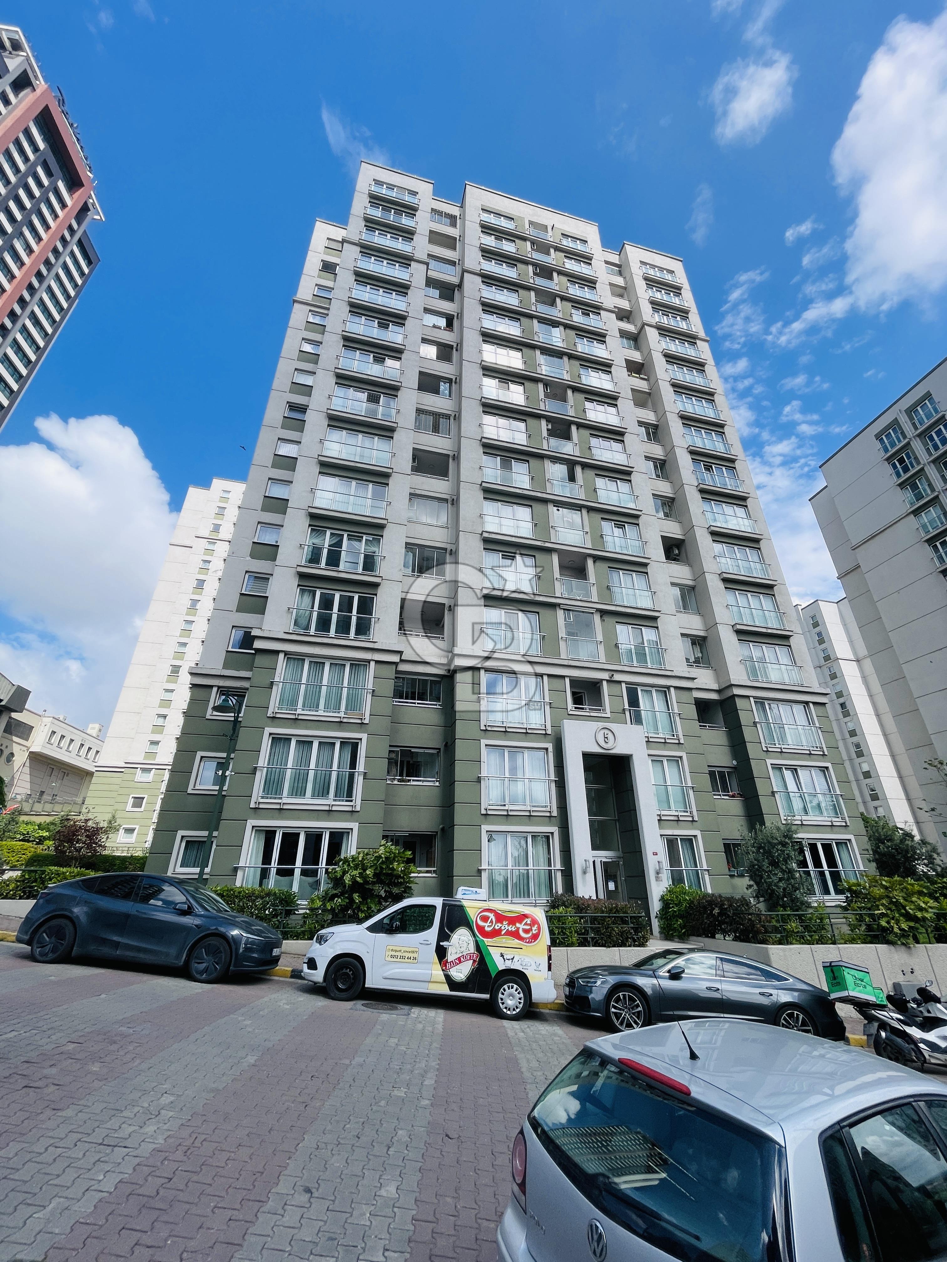 Avrupa Konutları TEM'de Balkonlu, Eb.Banyolu 120m² Satılık Daire