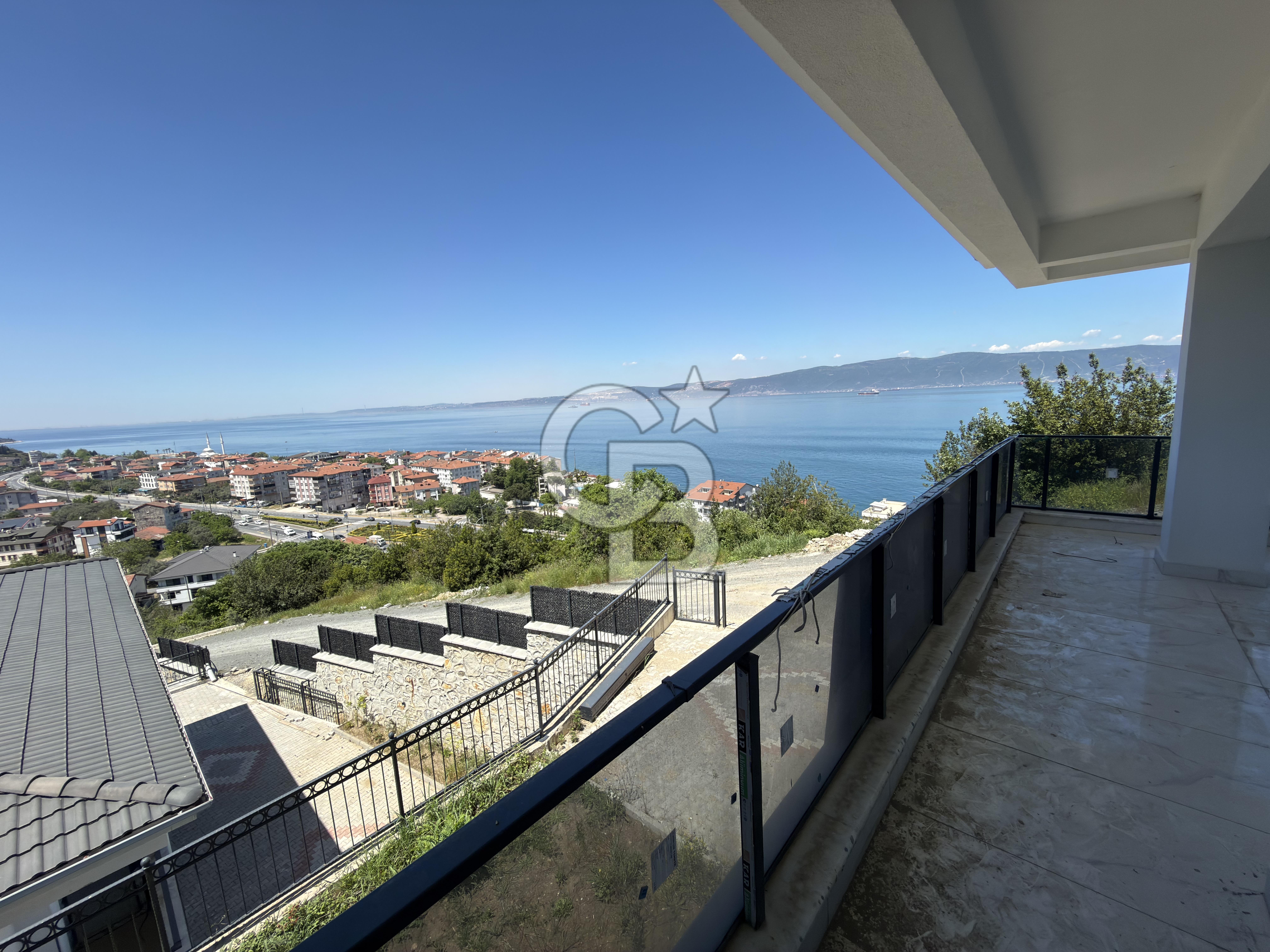 CB ENVOY’dan GÖLCÜK ULAŞLI’da SATILIK BOĞAZ MANZARALI 4+1 VİLLA