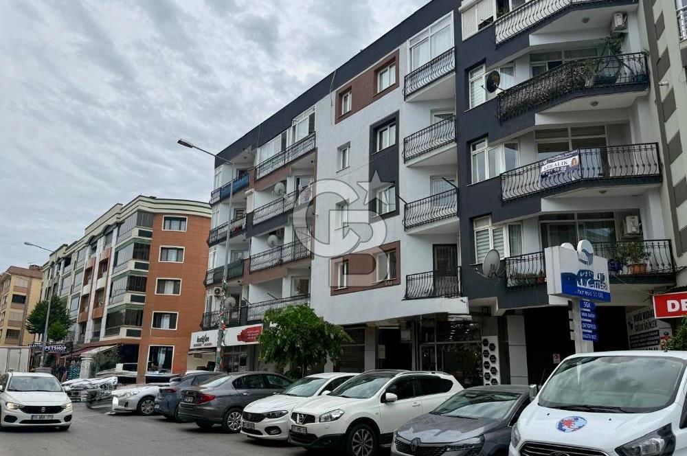 Gaziemir Gazi Mah.de Belediye Sokağı 3+1 Arakat Kiralık Daire