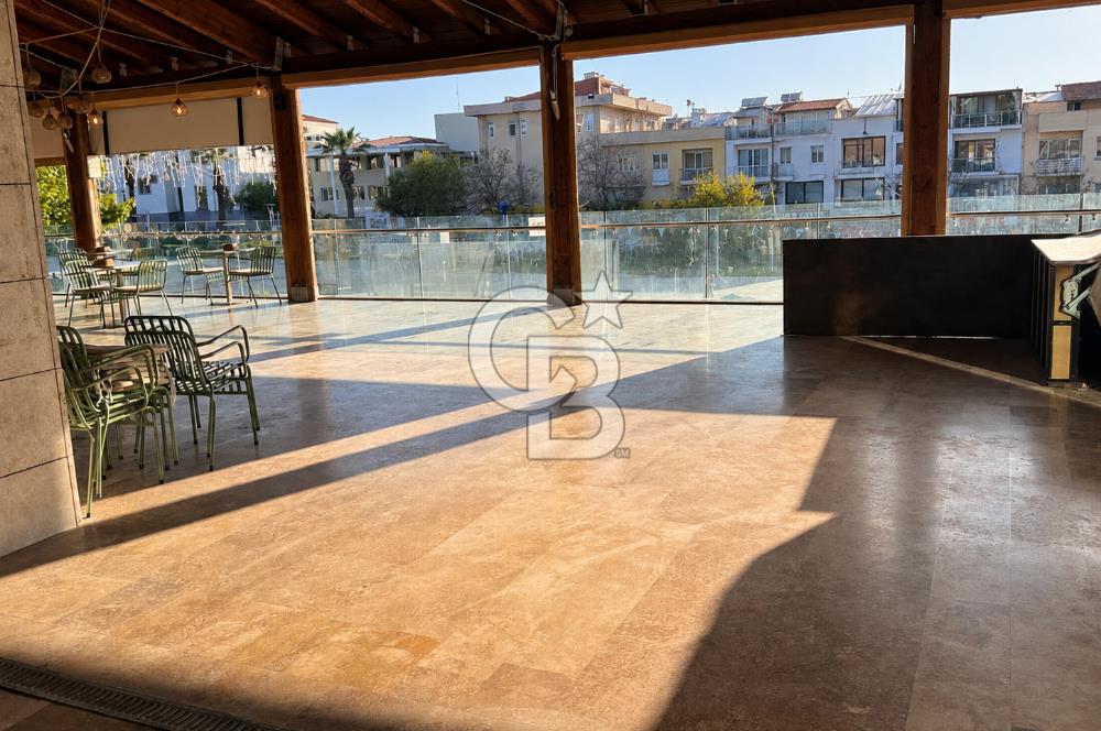 Urla Meydan AVM de Satılık Prestijli İş Yer