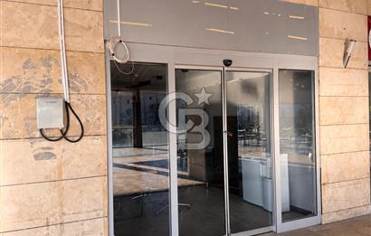 Urla Meydan AVM de Satılık Prestijli İş Yer