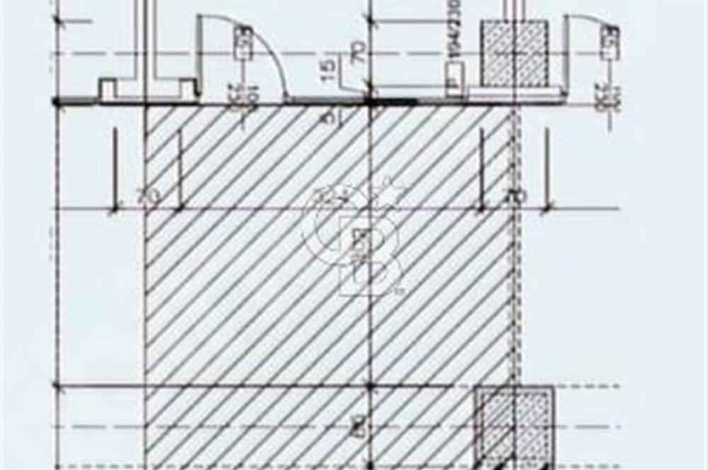 Urla Meydan AVM de Satılık Prestijli İş Yer