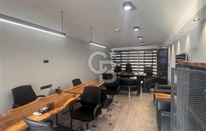 Urla Meydan AVM de Satılık Prestijli İş Yer