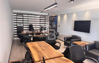 Urla Meydan AVM de Satılık Prestijli İş Yer