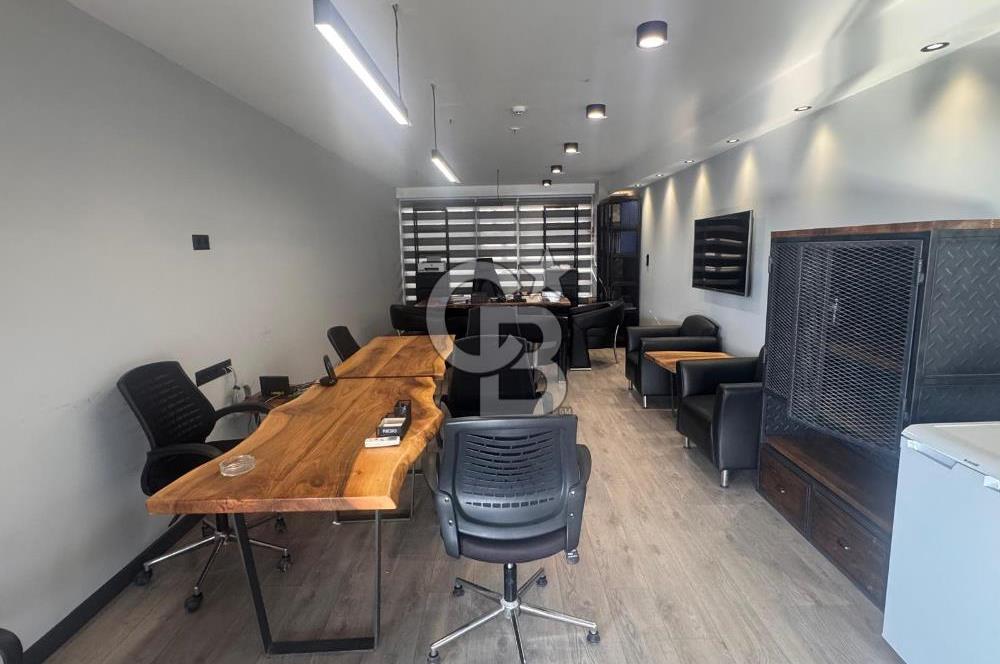 Urla Meydan AVM de Satılık Prestijli İş Yer