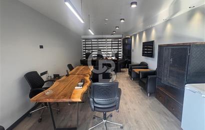 Urla Meydan AVM de Satılık Prestijli İş Yer