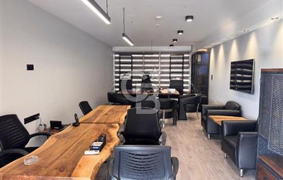 Urla Meydan AVM de Satılık Prestijli İş Yer