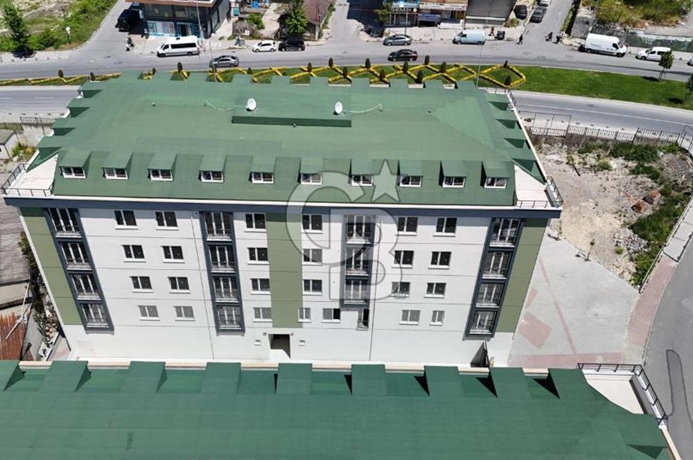 SATILIK, ARNAVUTKÖY MERKEZDE AVLU ALIŞ VERİŞ MERKEZİNE ÇOK YAKIN