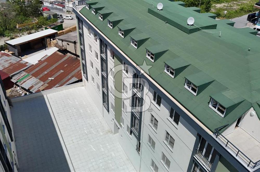 SATILIK, ARNAVUTKÖY MERKEZDE AVLU ALIŞ VERİŞ MERKEZİNE ÇOK YAKIN