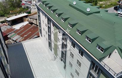 SATILIK, ARNAVUTKÖY MERKEZDE AVLU ALIŞ VERİŞ MERKEZİNE ÇOK YAKIN