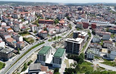 SATILIK, ARNAVUTKÖY MERKEZDE AVLU ALIŞ VERİŞ MERKEZİNE ÇOK YAKIN