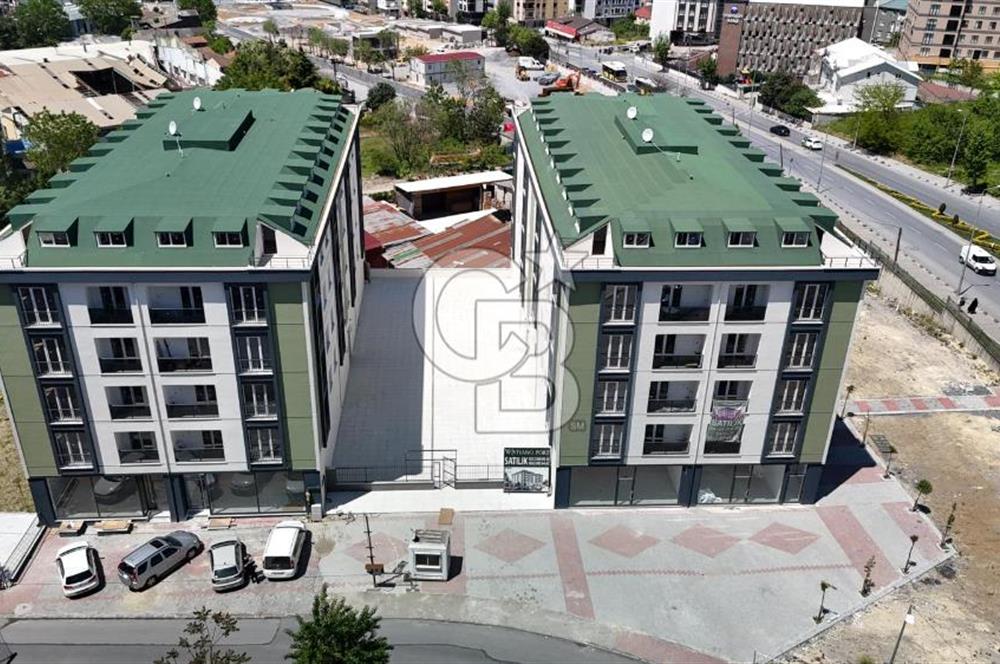 SATILIK, ARNAVUTKÖY MERKEZDE AVLU ALIŞ VERİŞ MERKEZİNE ÇOK YAKIN