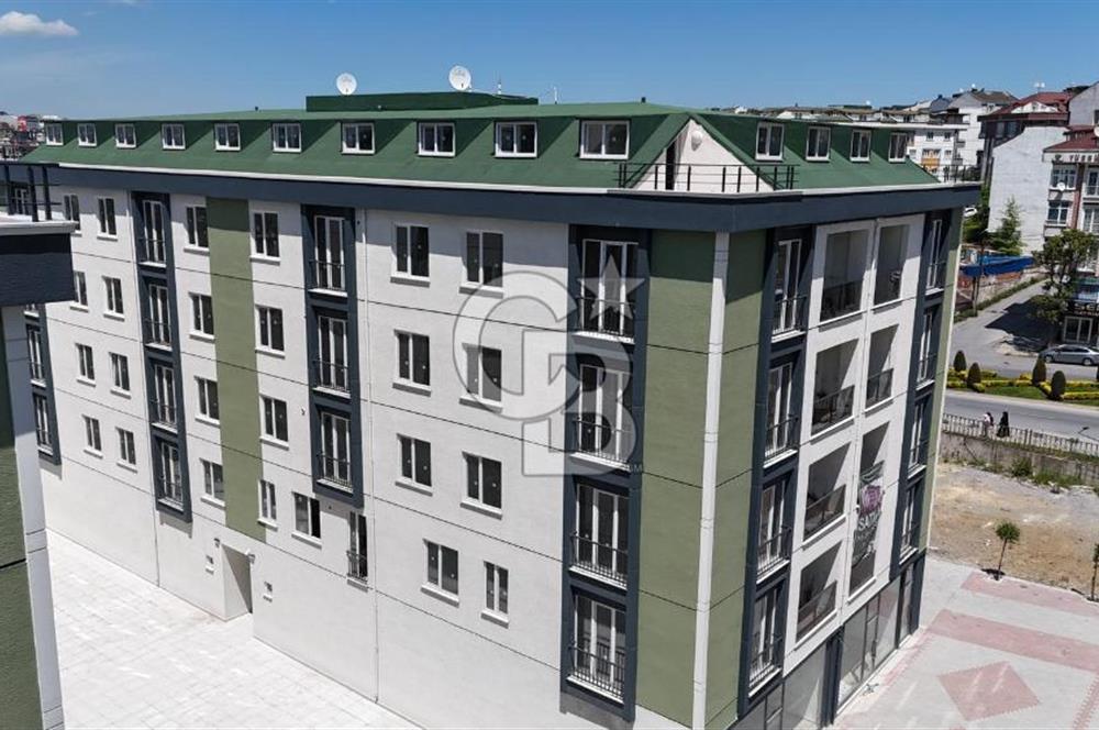 SATILIK, ARNAVUTKÖY MERKEZDE AVLU ALIŞ VERİŞ MERKEZİNE ÇOK YAKIN