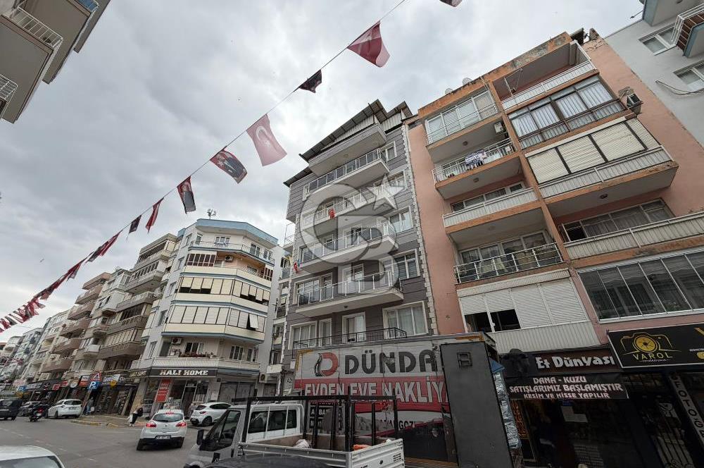 Balçova Sakarya Ana Cadde Üzeri Satılık Tadilatlı Daire