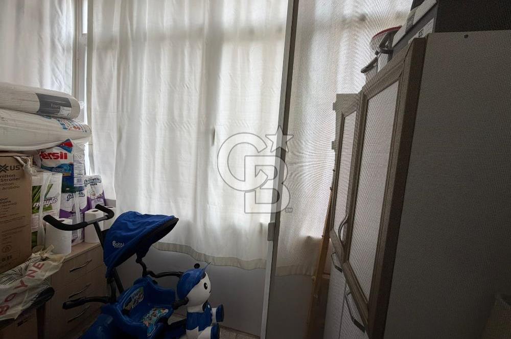 Balçova Sakarya Ana Cadde Üzeri Satılık Tadilatlı Daire