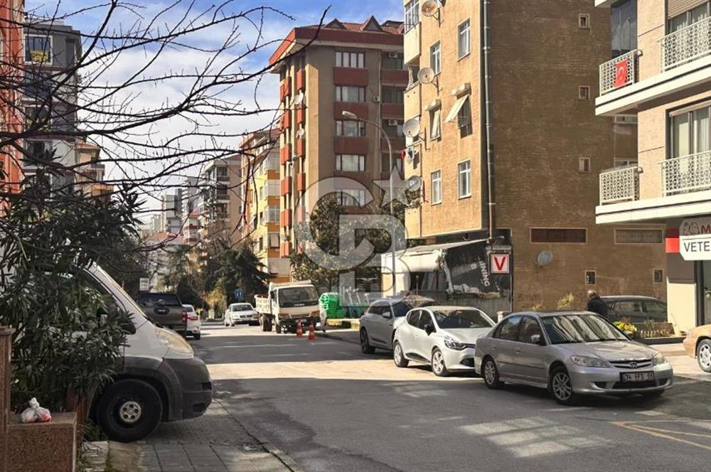 Kadikoy Merdivenkoyde Kiralik Dukkan