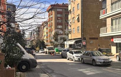 Kadikoy Merdivenkoyde Kiralik Dukkan