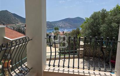 CB GİZ'DEN Kalkan'da Satılık manzaralı lüks villa (425 m2 arsa)