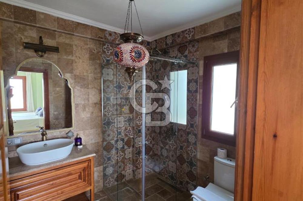 CB GİZ'DEN Kalkan'da Satılık manzaralı lüks villa (425 m2 arsa)