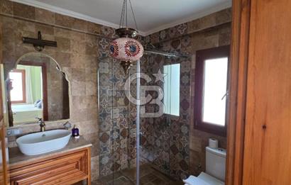 CB GİZ'DEN Kalkan'da Satılık manzaralı lüks villa (425 m2 arsa)