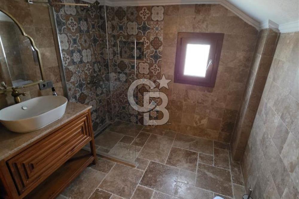 CB GİZ'DEN Kalkan'da Satılık manzaralı lüks villa (425 m2 arsa)
