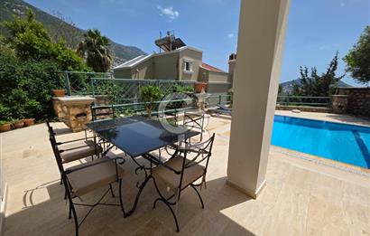 CB GİZ'DEN Kalkan'da Satılık manzaralı lüks villa (425 m2 arsa)