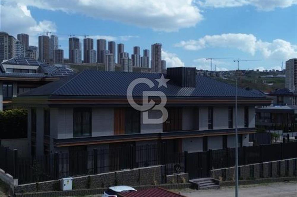 Beytepe’de 777 m² Net Kullanım Alanlı, Geniş Bahçeli Natamam Villa