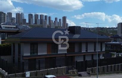 Beytepe’de 777 m² Net Kullanım Alanlı, Geniş Bahçeli Natamam Villa