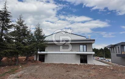 Beytepe’de 777 m² Net Kullanım Alanlı, Geniş Bahçeli Natamam Villa