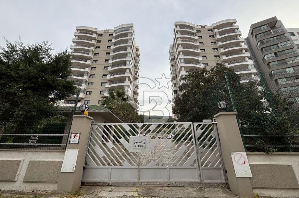 Narlıdere Huzur Mahallesinde Deniz Manzaralı Satılık Daire