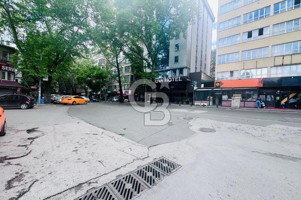 DEMİRTEPE METROSUNA 100 M MESAFEDE 2+1 SATILIK DAİRE OFİS 