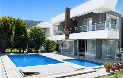 Havuzlu Bahçeli 5+1 Satılık Villa - Yok Bu Fiyata