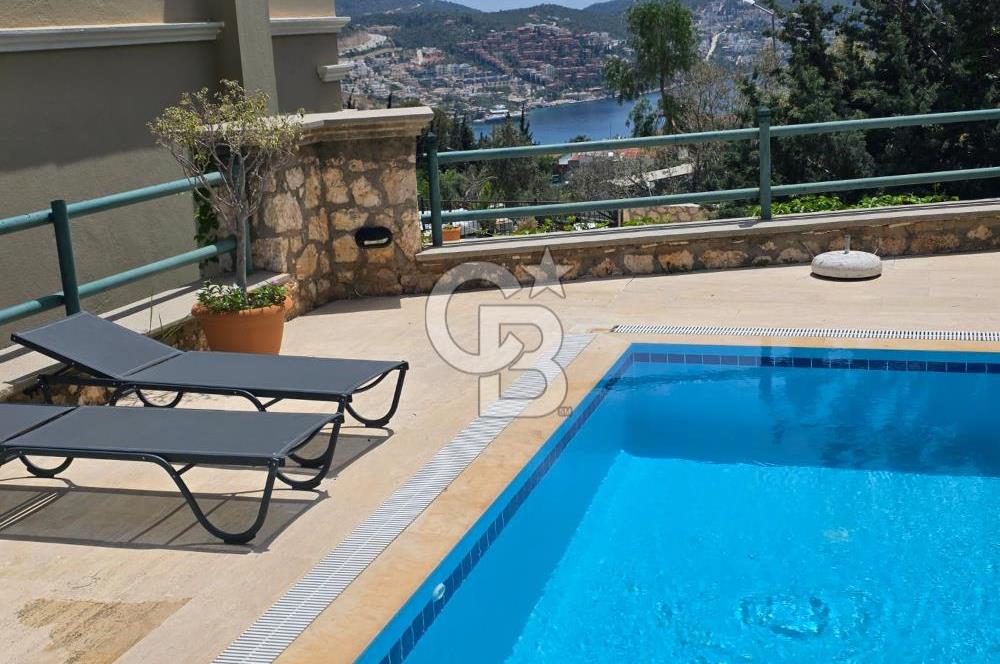 CB GİZ'DEN Kalkan'da Satılık manzaralı lüks villa (425 m2 arsa)