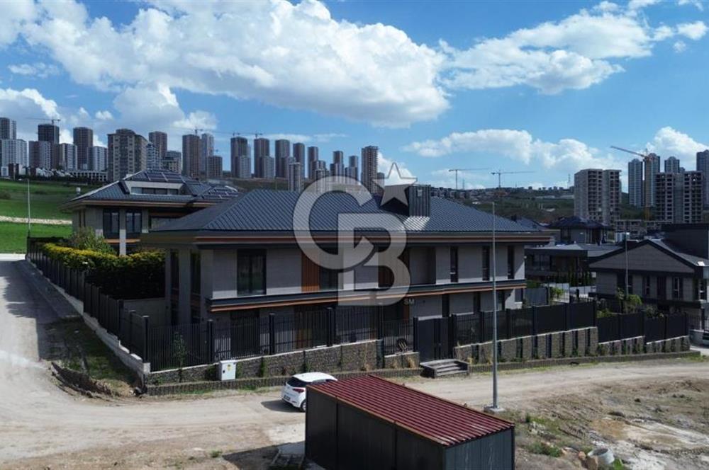 Beytepe’de 777 m² Net Kullanım Alanlı, Geniş Bahçeli Natamam Villa