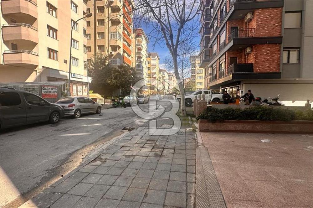 Kadikoy Merdivenkoyde Kiralik Dukkan