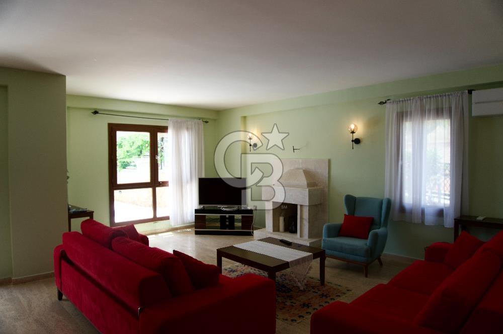 CB GİZ'DEN Kalkan'da Satılık manzaralı lüks villa (425 m2 arsa)