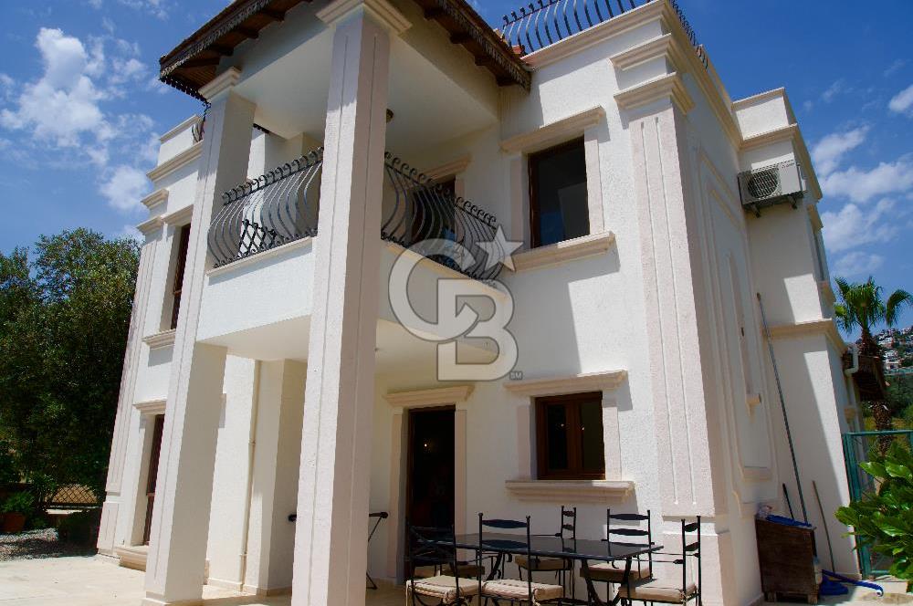 CB GİZ'DEN Kalkan'da Satılık manzaralı lüks villa (425 m2 arsa)