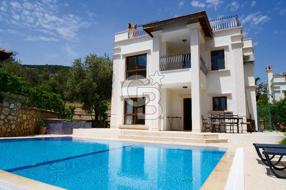 CB GİZ'DEN Kalkan'da Satılık manzaralı lüks villa (425 m2 arsa)