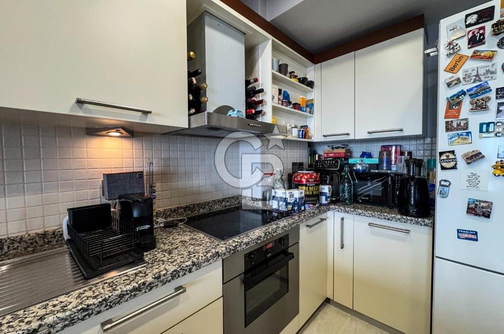 Emsalsiz Boğaz Manzarası Cihangir Kumrulu Sokakta 100 m2 Satılık