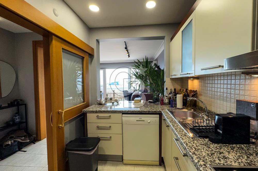 Emsalsiz Boğaz Manzarası Cihangir Kumrulu Sokakta 100 m2 Satılık